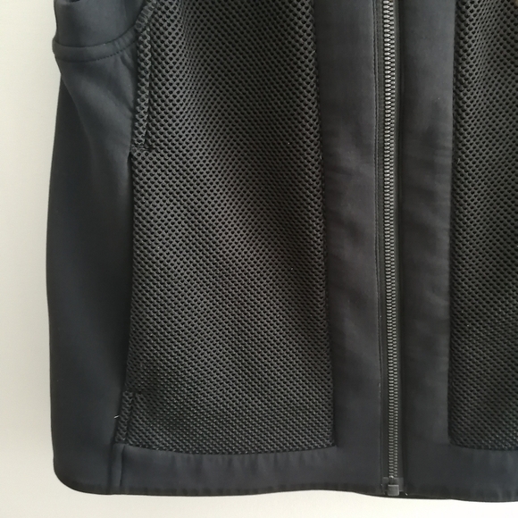 Lululemon The Spaces in Between Black Mesh Vest with Hood Small - Picture 7 of 16